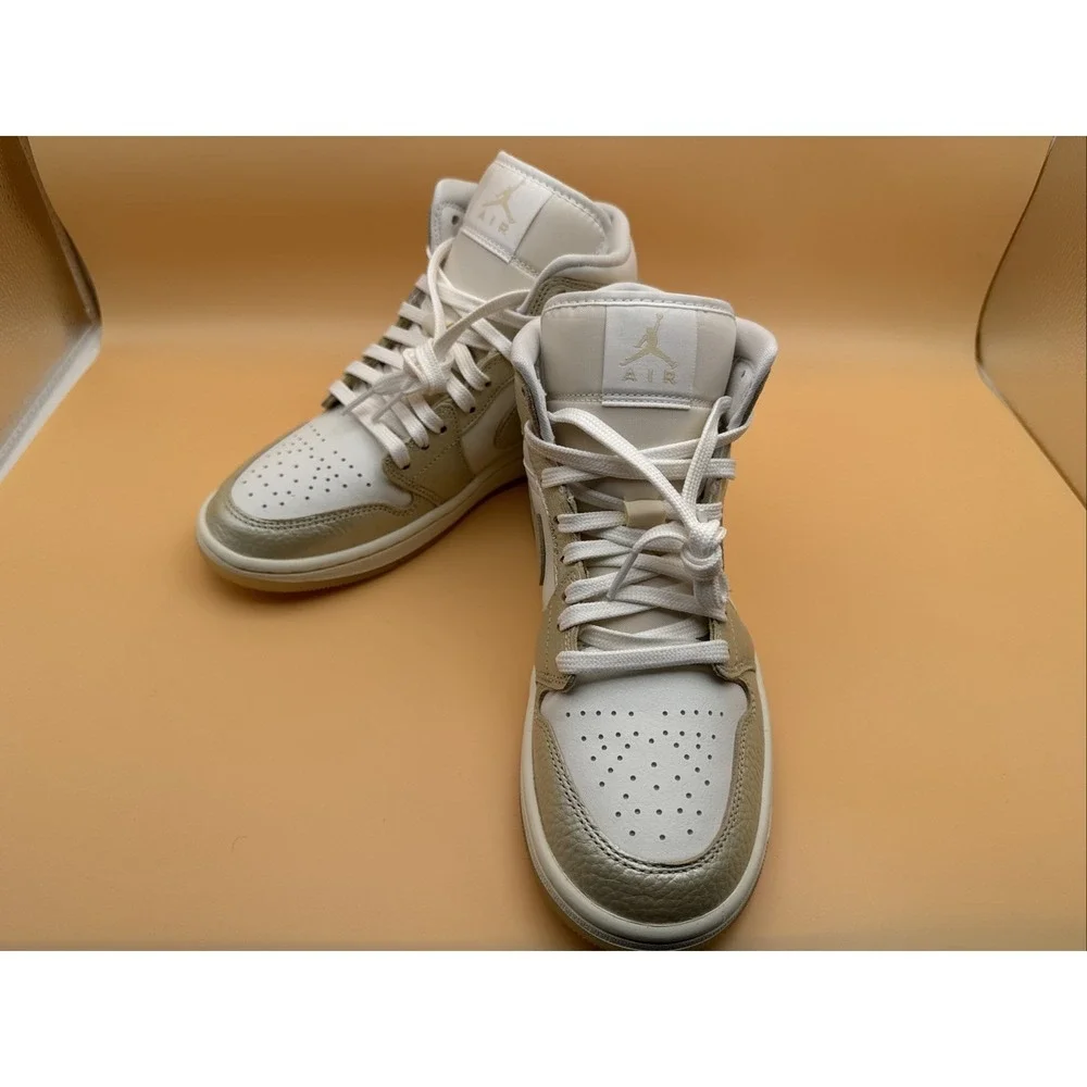 Jordan 1 Mid SE Hoops Gold Pack Sail Pale Ivory Team Gold High Top NIB Size 8